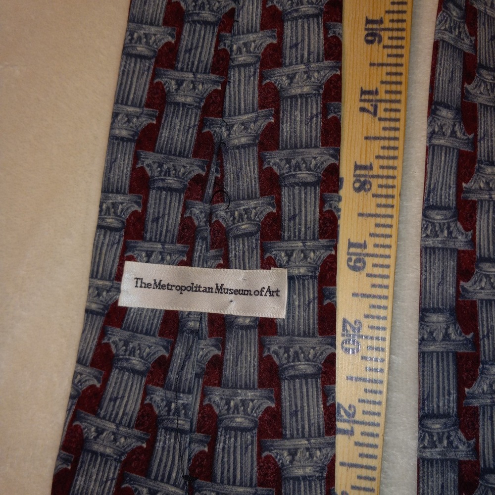 The Metropolitan Museum of Art Silk Necktie Gray Red Corinthian Columns Tie
